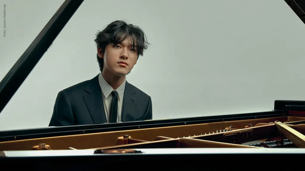Lim, pianista sul-coreano de 20 anos, vive em Boston com sua mãe. Ele irá se apresentar em Londres no dia 29